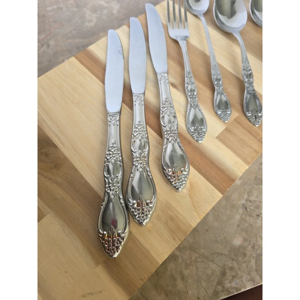 Vintage Oneida Assorted Lot  1977 Huntington‎ Wm A Rogers Deluxe Stainless